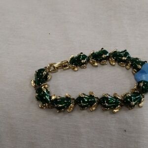Women's Elegant Green Frog Bracelet